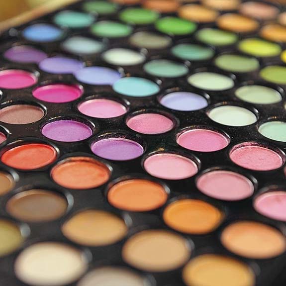 How We Stay Affordable for Makeupology Wholesale